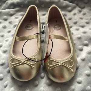Wonder Nation gold toddler girl ballet flats.